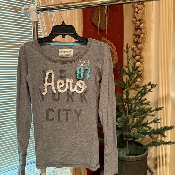 Aeropostale Tops - Y2K Vintage Aeropostale Shirt W/ Logo.